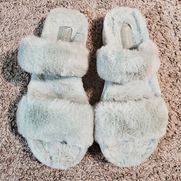Koolaburra Shoes - Light Minty Blue Furry Strappy Trendy Cozy Slides